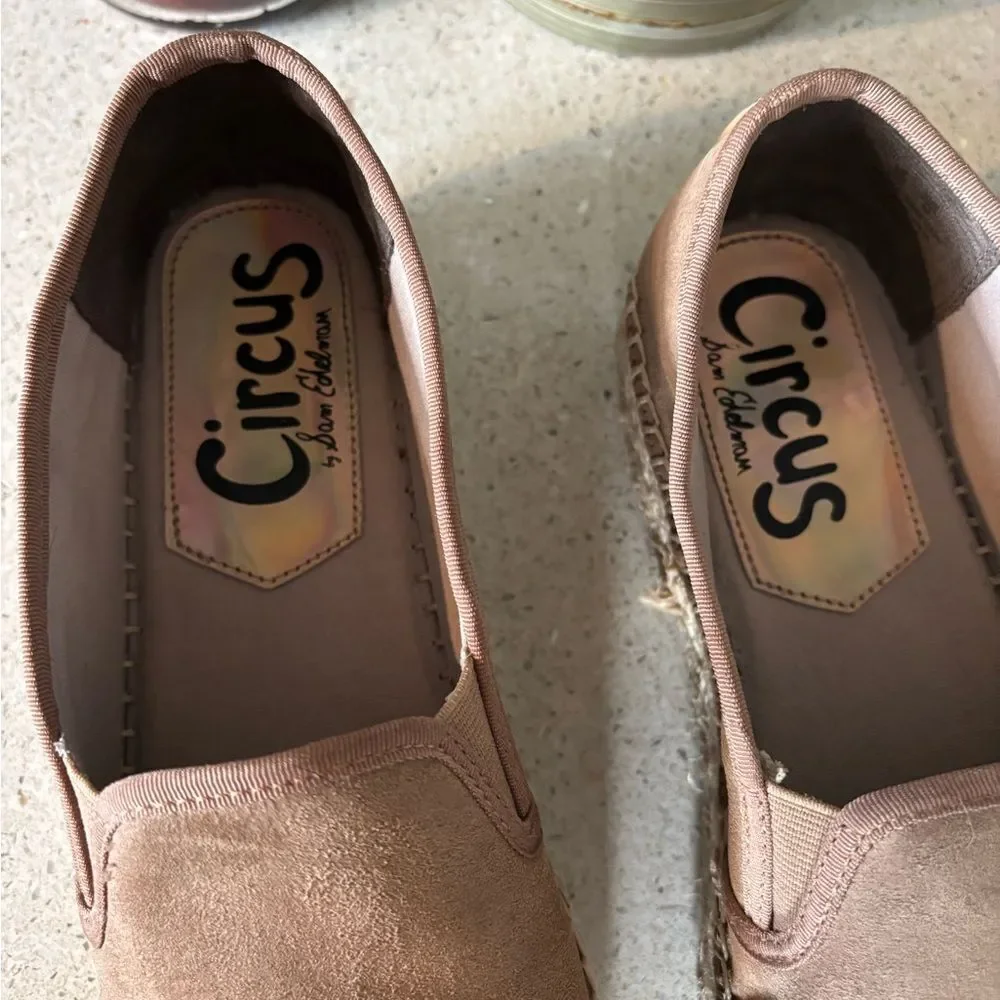 Circus by Sam Edelman Tan women's Slip-On Espidrille Shoes